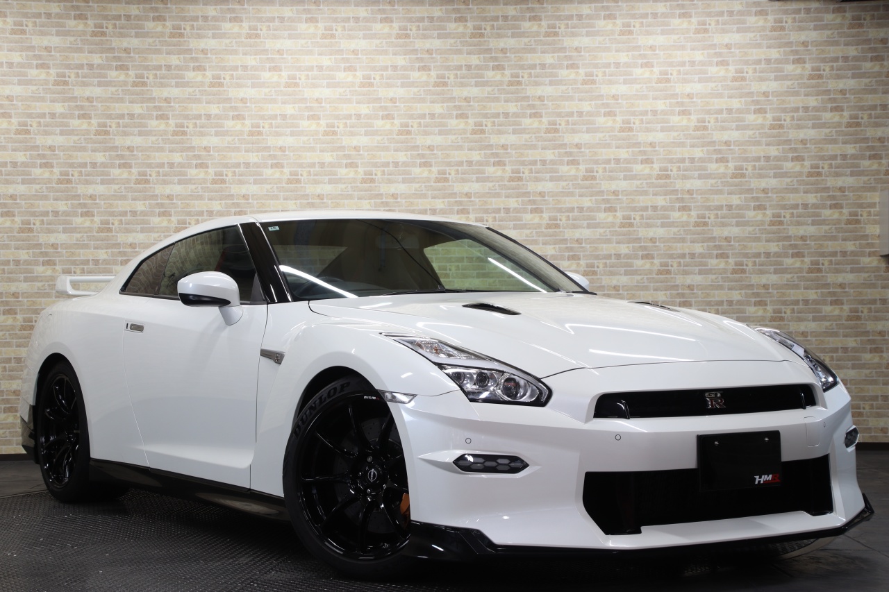 NISSAN GT-R 純正 フロントフェンダー 右側 ホワイト R6 GT-R 3.8 トラックエディションEngineered by nismo 0.4万km MY24