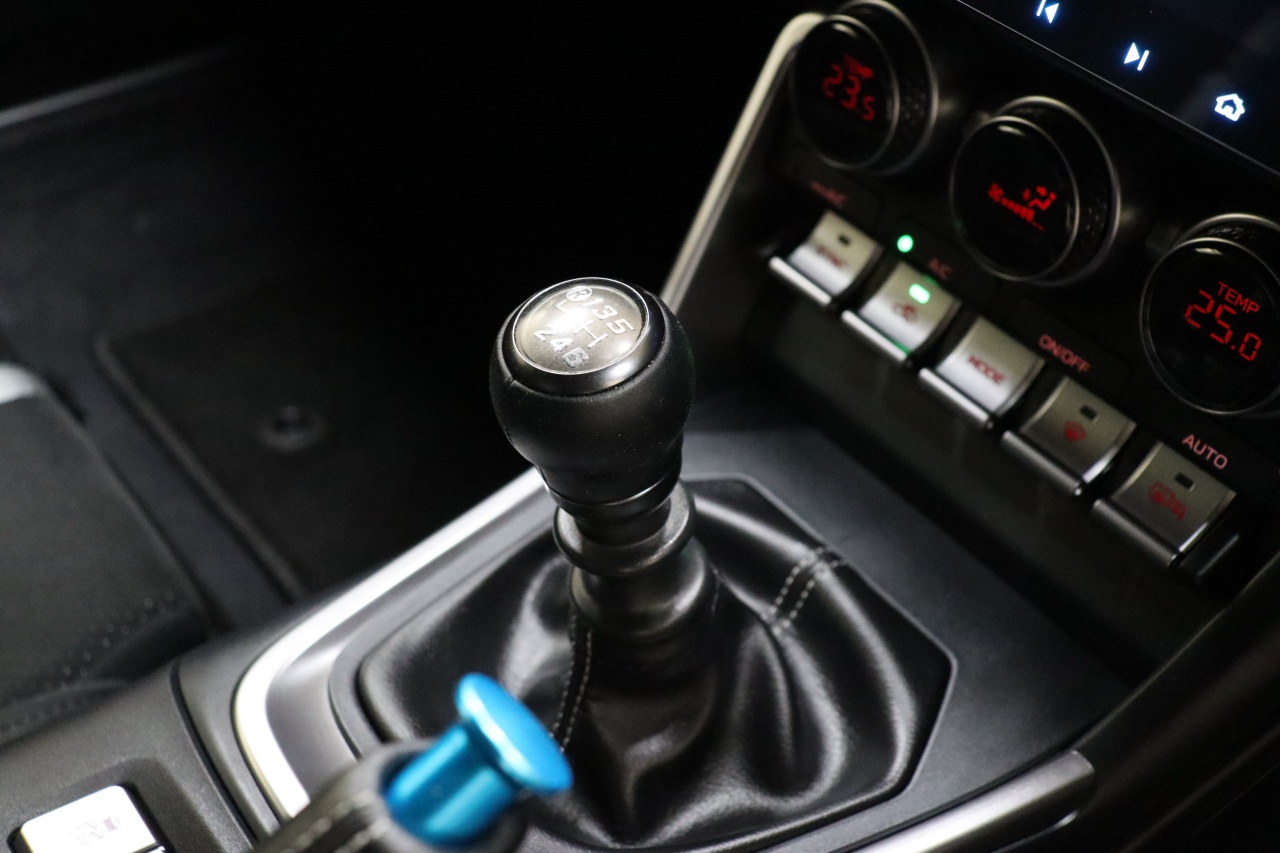R5 GR86 2.4 RZ 0.5万km 6MT 純正18インチ ATOTOディスプレイ
