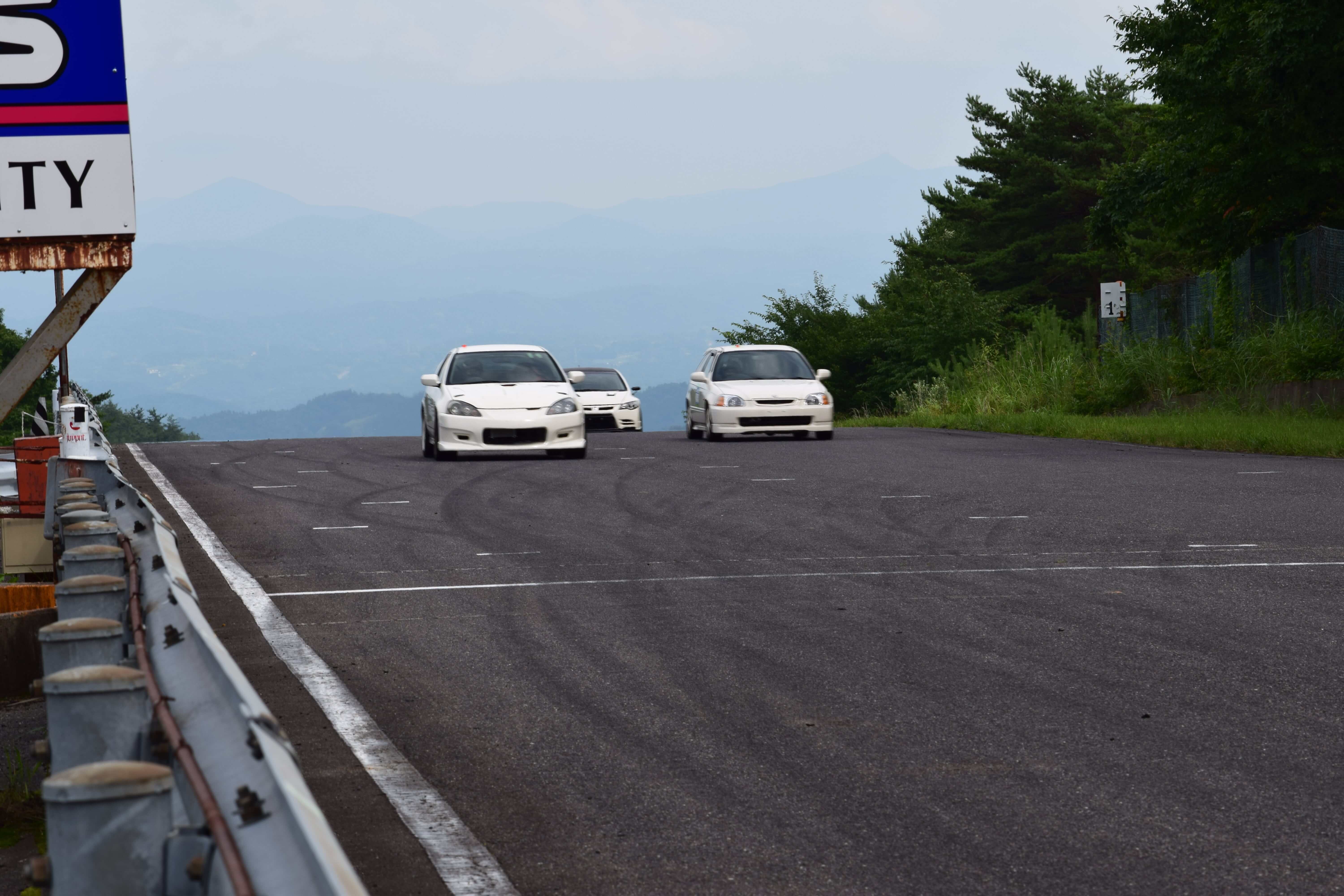 スタッフみんなでエビスサーキットに行ってきました スタッフみんなでエビスサーキットに行ってきました