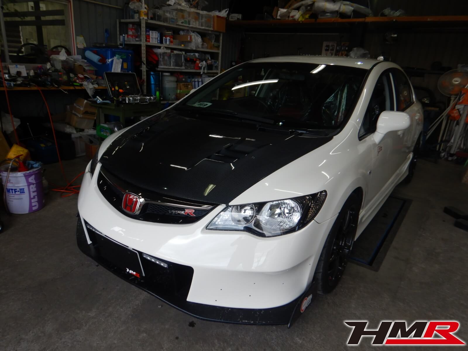 社外エアロがカッコいい！レーシーな見た目のシビック タイプR(FD2)の