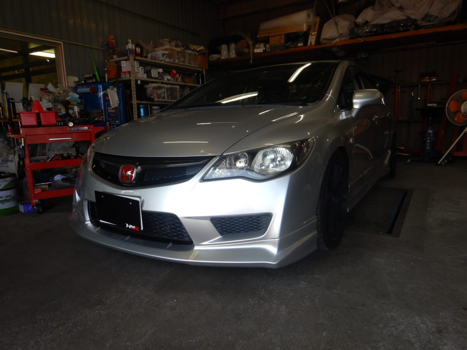 無限フロントリップ＆フルバケットシート装着したシビックタイプR(FD2